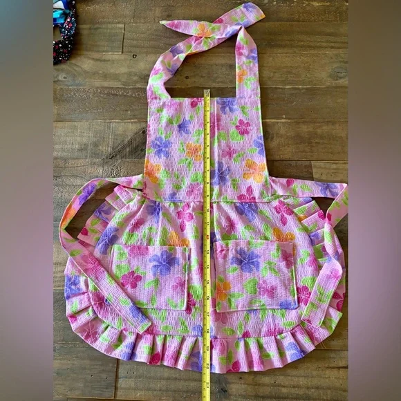 Pink Floral Ruffled Apron - Picture 2 of 4
